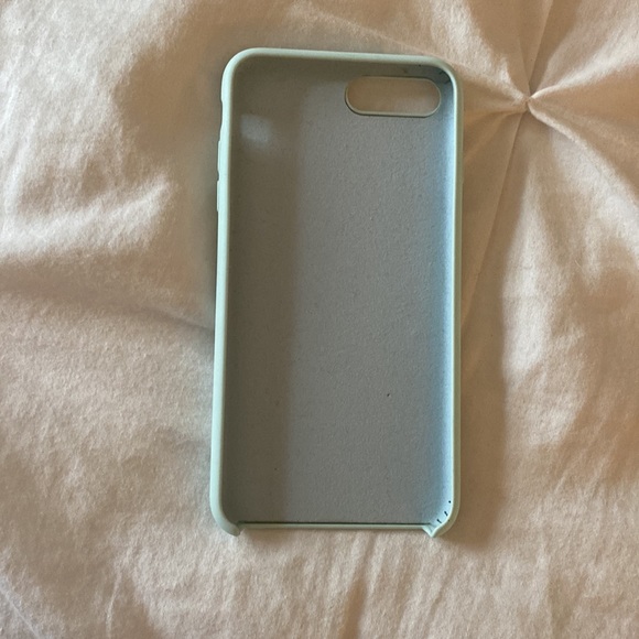 Merkury Hard Silicone iPhone 7+ Phone Case - Picture 2 of 3